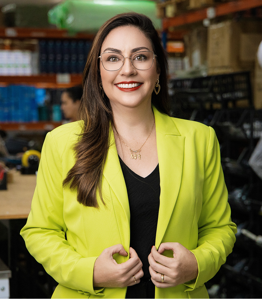 Camila Carvalho, especialista em importação empresarial